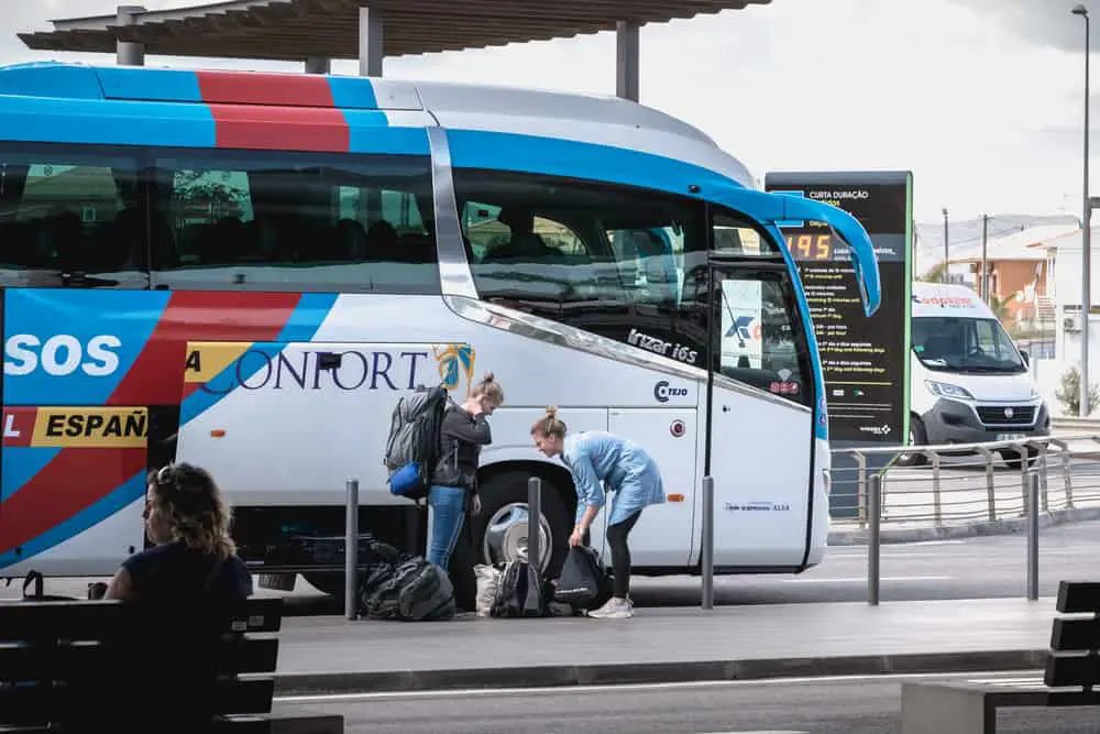 bus from Faro airport to Albufeira