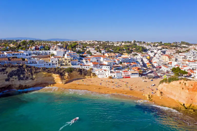 The ultimate guide to Carvoeiro beach - Amused by Algarve
