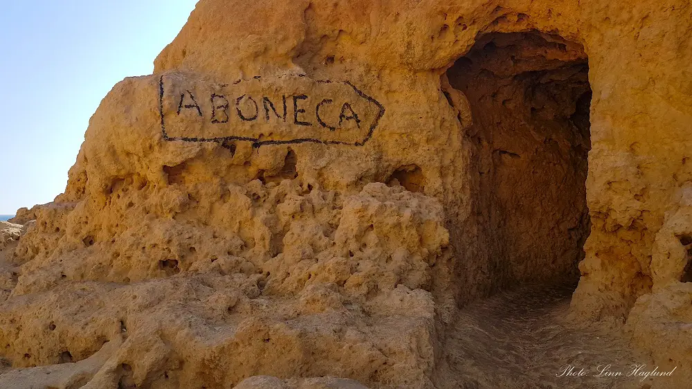 Entrance to Boneaca cave in Algar Seco