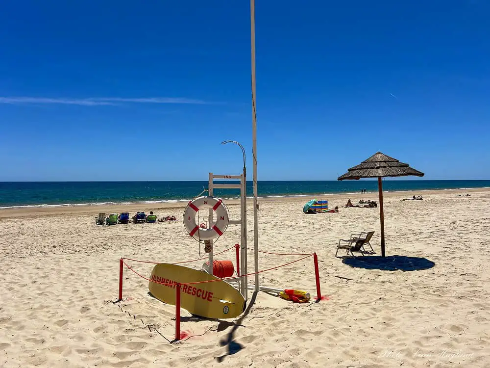 Lifeguard facilities at Praia da Cabana.